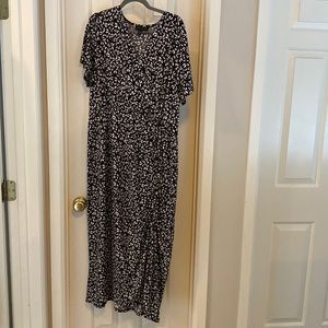 Crossed top midi dress with adjustable touched tie